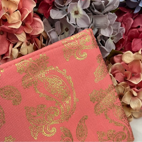 Coral Pink & Metallic Gold Pineapple Makeup Cosmetic Wristlet Clutch Bag - Picture 5 of 10